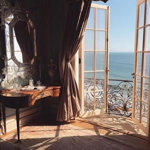 Meet your Posher, Auriel